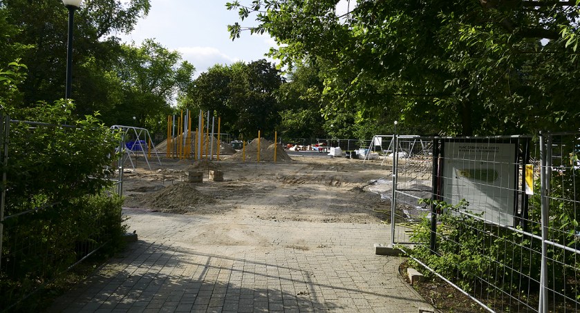 plac zabaw w Parku Żeromskiego