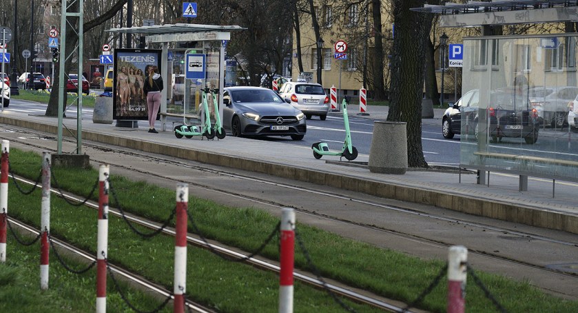 Zdjęcie hulajnoga elektryczna 