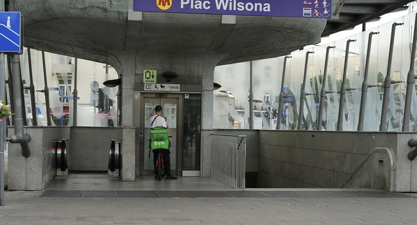 zdjęcie Metro i rowerzyści 