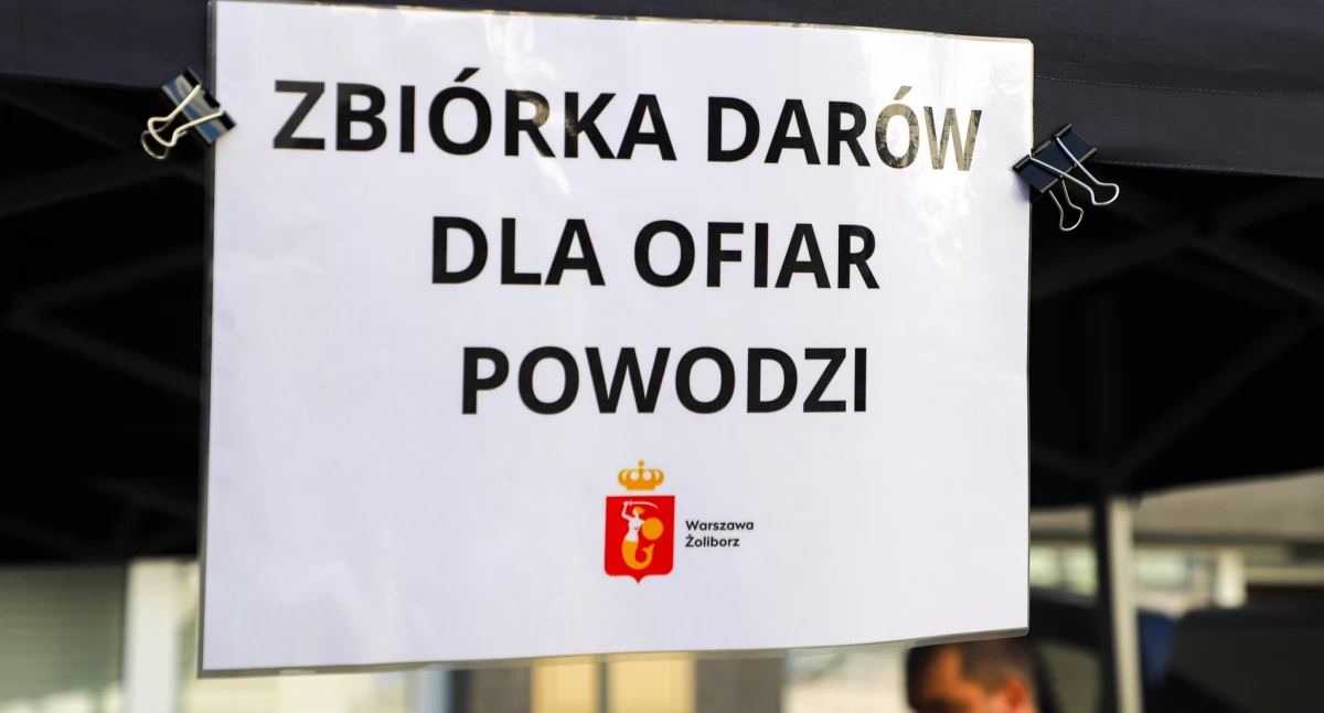samorząd, Żoliborz pomaga! Zbiórka rzecz poszkodowanych czasie powodzi - zdjęcie, fotografia