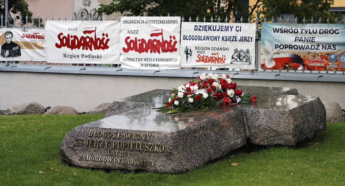 zdjęcie grób bł. ks. Jerzego Popiełuszki