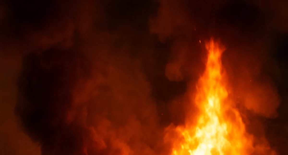 Interwencje, Ulica Potocka zablokowana groźnym pożarze mężczyzna ewakuowany ostatniej chwili - zdjęcie, fotografia