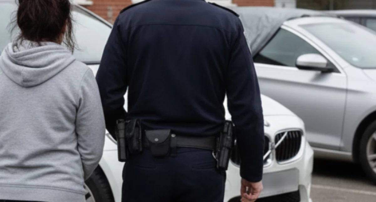 Interwencje, Leasingowy przekręt Warszawie Kobieta zatrzymana dwoma luksusowymi autami - zdjęcie, fotografia