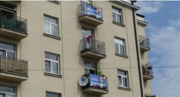 Plac Wilsona – prowadzi Trzaskowski, Hołownia z Dudą łeb w łeb