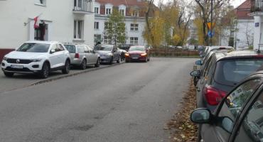 Radni razem z ZDM muszą rozwiązać problem okolicy placu Henkla