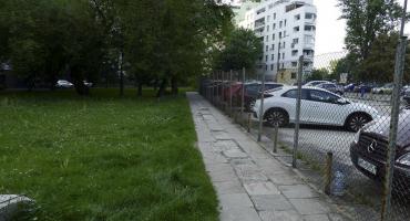 Chodnik niczym szwajcarski ser