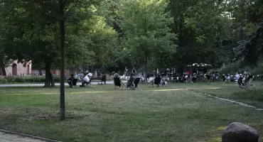 Park Żeromskiego zmienia się w kawiarnię