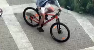 Policja poszukuje sprawcę kradzieży roweru 