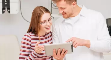 Jak często wykonywać przegląd u dentysty, aby uniknąć nieprzyjemnych niespodzianek?