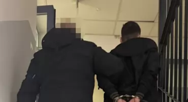 Oblali go benzyną i podpalili. Matka i syn aresztowani za potworną zbrodnię